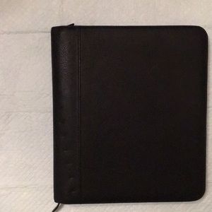 Black leather Levenger folio